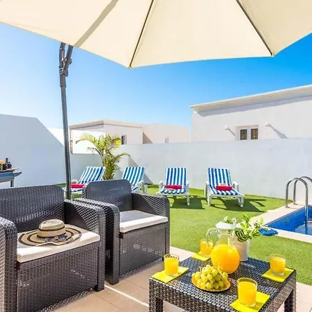 Playa De Fanabe Sleeps 8 With Pool Air Con And Wifi * 阿德耶