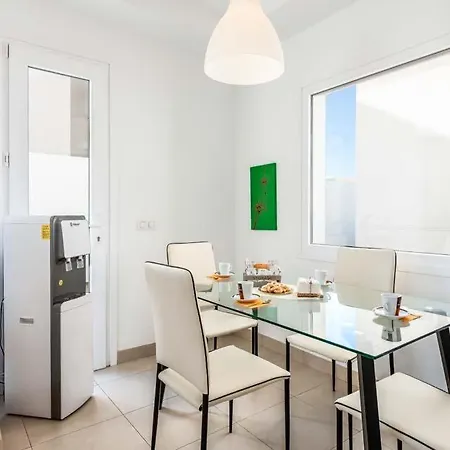 别墅 Playa De Fanabe Sleeps 8 With Pool Air Con And Wifi 阿德耶
