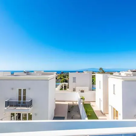 Playa De Fanabe Sleeps 8 With Pool Air Con And Wifi *