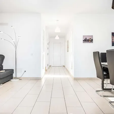 别墅 Playa De Fanabe Sleeps 8 With Pool Air Con And Wifi