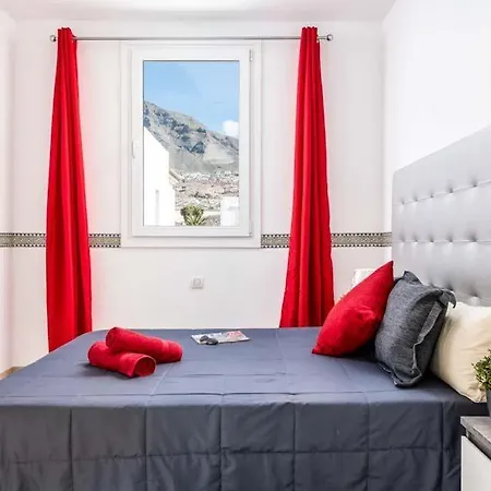 Playa De Fanabe Sleeps 8 With Pool Air Con And Wifi 아데제